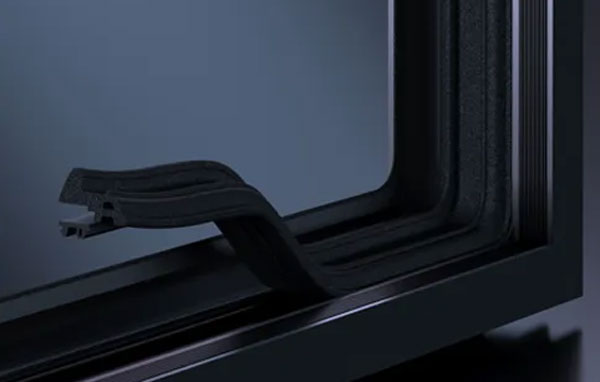 原理：德式雙組份銷釘注膠工藝+整體結構性鋁角碼+工業級防滲膠拼角工藝;亮點：系統防水+整體穩固性強;廣告語：一體式無縫組角穩固性強,連大樹都能連根拔起的12級以上臺風，輕松擋了